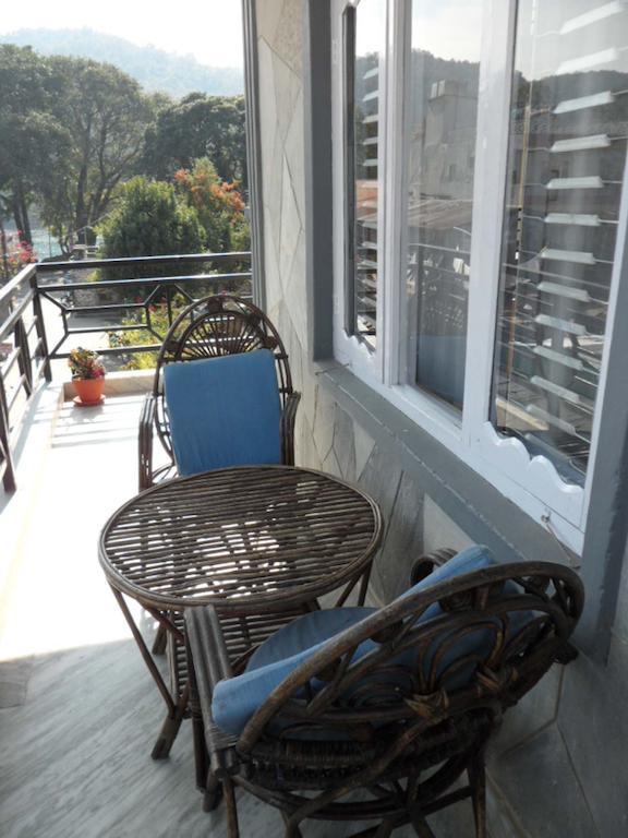 Hotel Nirvana Pokhara Exteriör bild