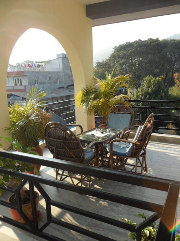 Hotel Nirvana Pokhara Exteriör bild