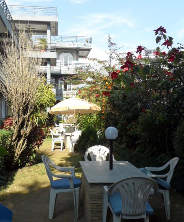 Hotel Nirvana Pokhara Exteriör bild