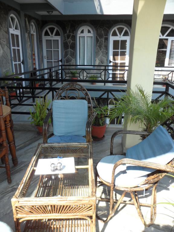 Hotel Nirvana Pokhara Exteriör bild