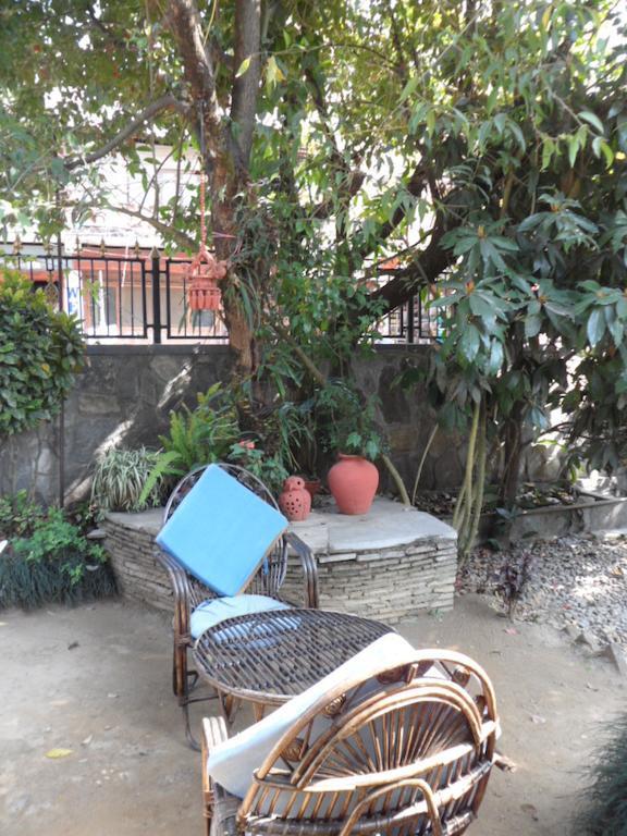 Hotel Nirvana Pokhara Exteriör bild